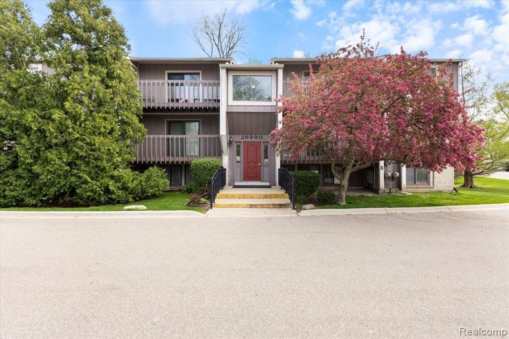 29890 West 12 Mile Road, Unit 902 Farmington, MI 48334 - Photo 1 of 27