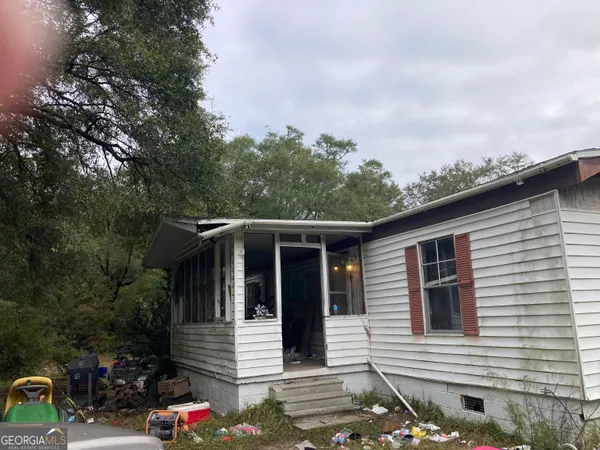 a front view of house with yard