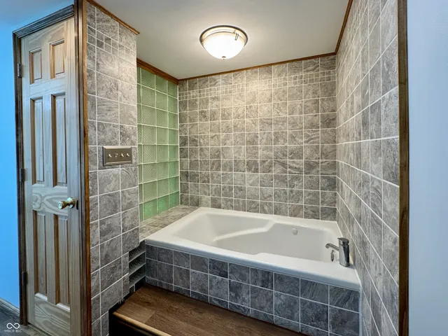 $680,000 | 11943 Hopkins Lane, Loogootee, IN 47553