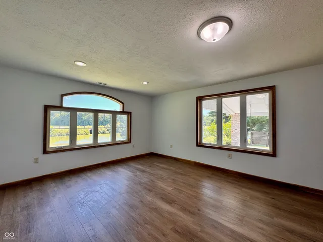 $680,000 | 11943 Hopkins Lane, Loogootee, IN 47553