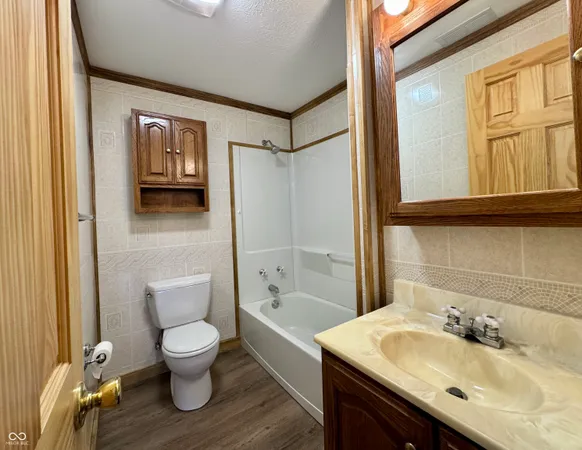 $654,900 | 11943 Hopkins Lane, Loogootee, IN 47553