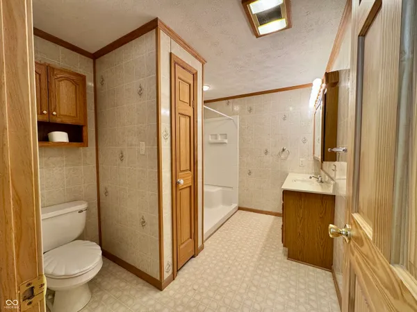 $654,900 | 11943 Hopkins Lane, Loogootee, IN 47553