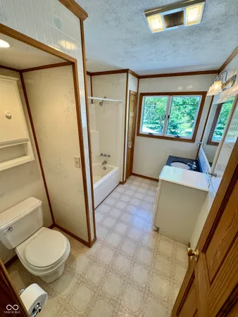 $654,900 | 11943 Hopkins Lane, Loogootee, IN 47553