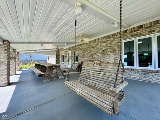 $680,000 | 11943 Hopkins Lane, Loogootee, IN 47553