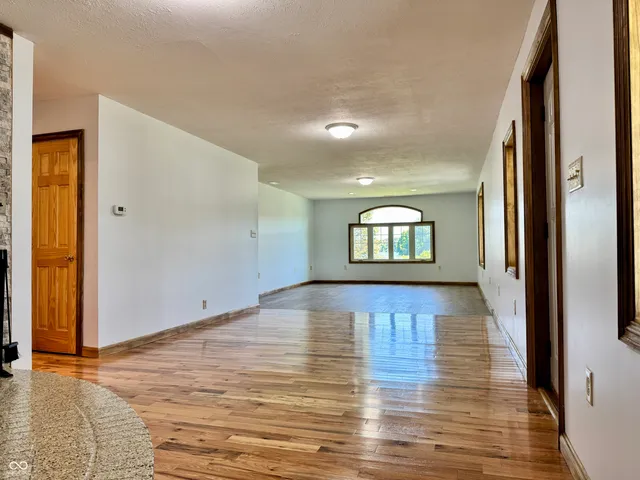 $680,000 | 11943 Hopkins Lane, Loogootee, IN 47553