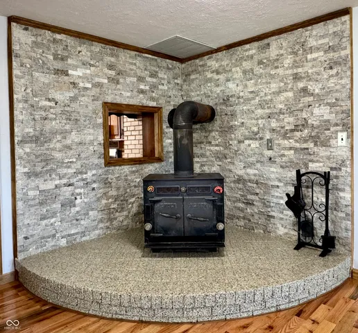 $680,000 | 11943 Hopkins Lane, Loogootee, IN 47553