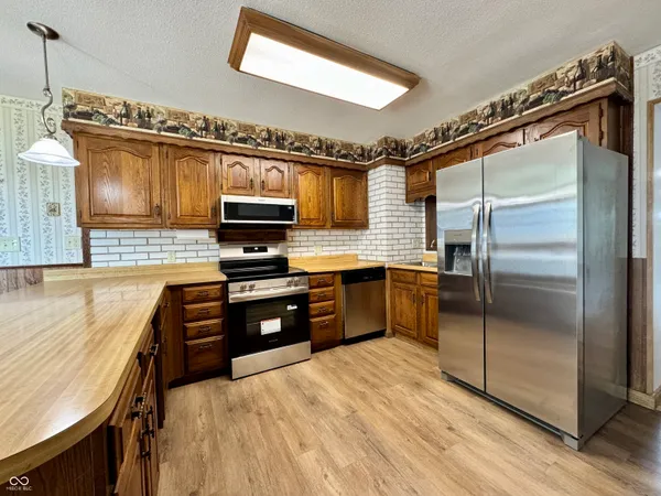 $654,900 | 11943 Hopkins Lane, Loogootee, IN 47553