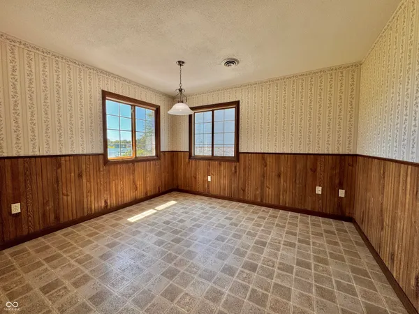 $654,900 | 11943 Hopkins Lane, Loogootee, IN 47553