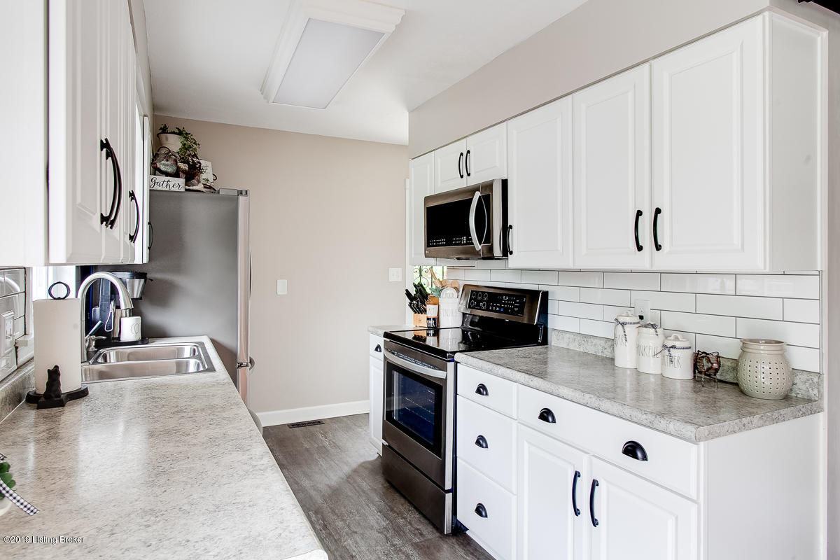 6331 Hunters Grove Road Louisville, KY 40216 - Photo 10 of 41 Crisp and clean!