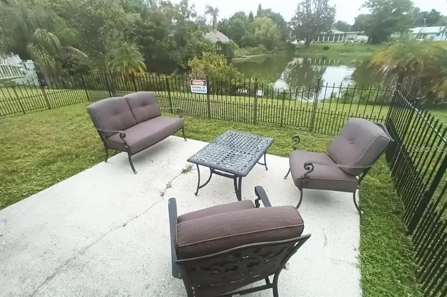 $2,300 | 305 Hammock Terrace, Venice, FL 34293