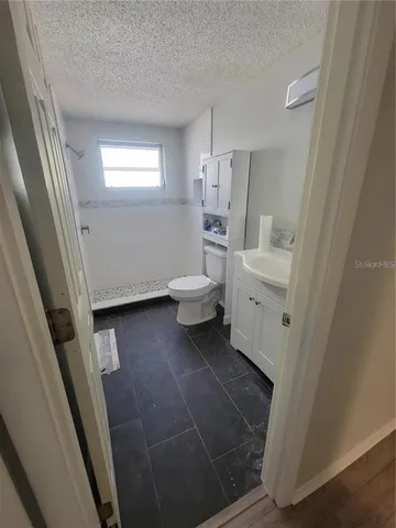 $2,300 | 305 Hammock Terrace, Venice, FL 34293