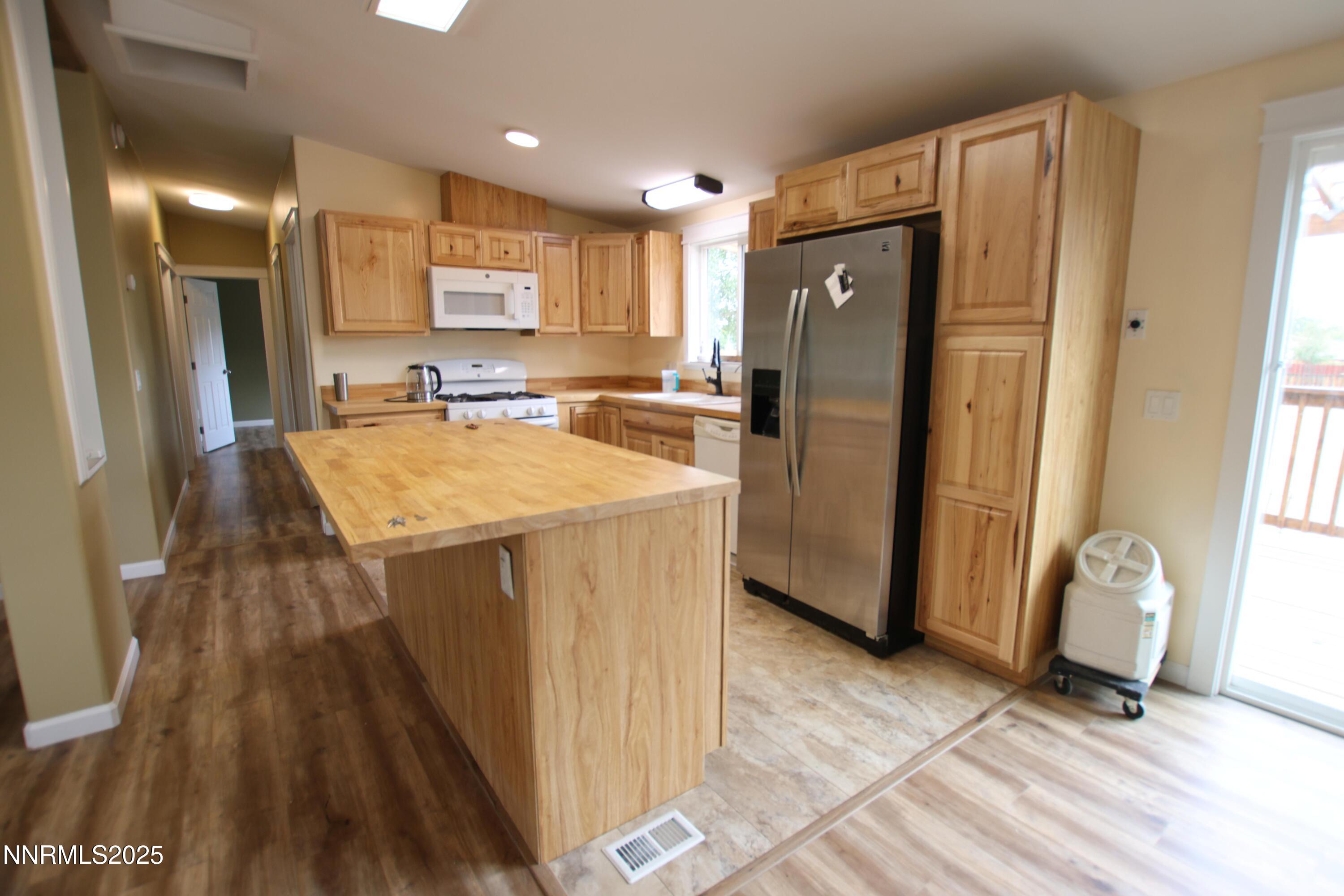 18 Bluestone Avenue Yerington, NV 89447 - Photo 6 of 22 7U3A3247