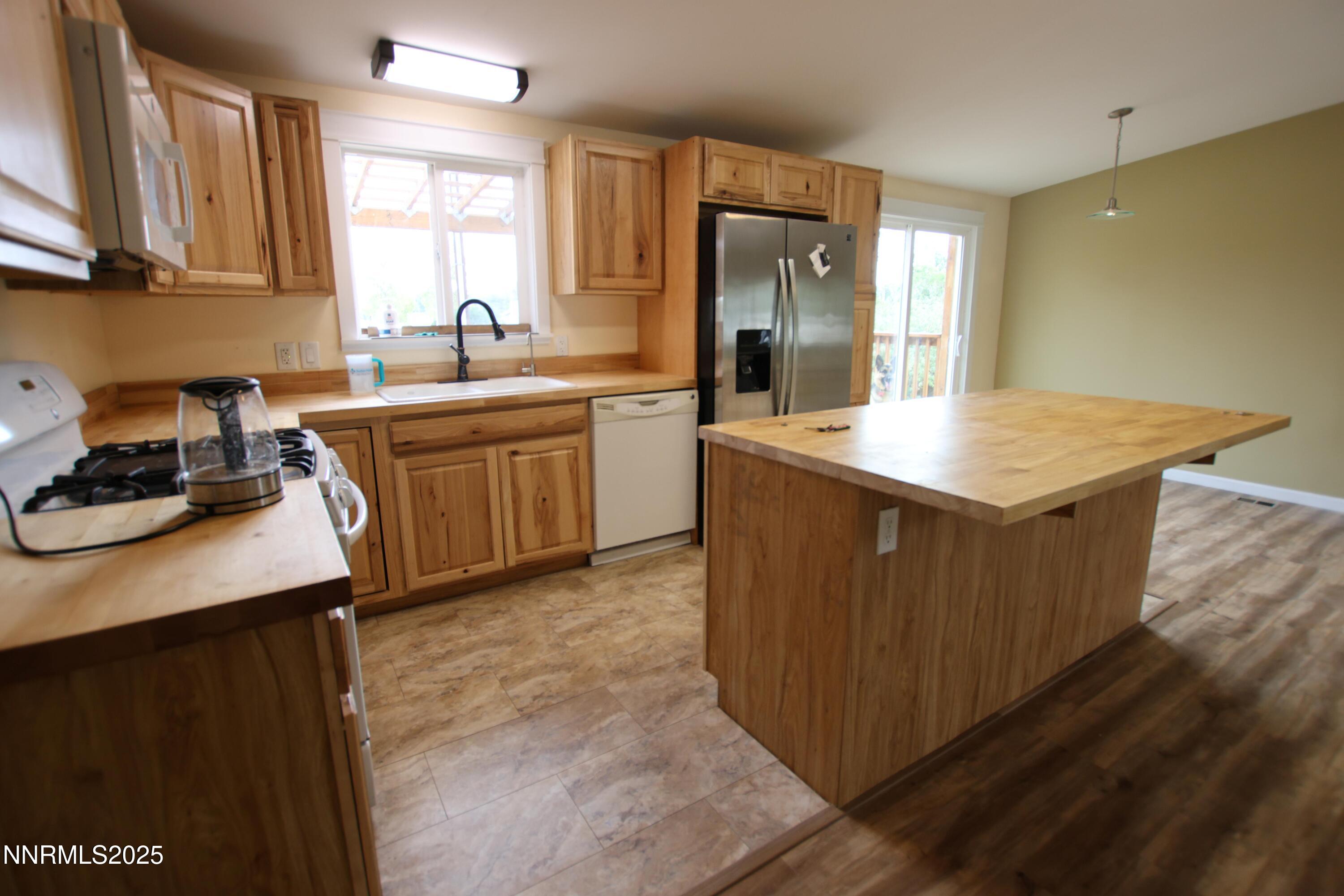 18 Bluestone Avenue Yerington, NV 89447 - Photo 8 of 22 7U3A3250