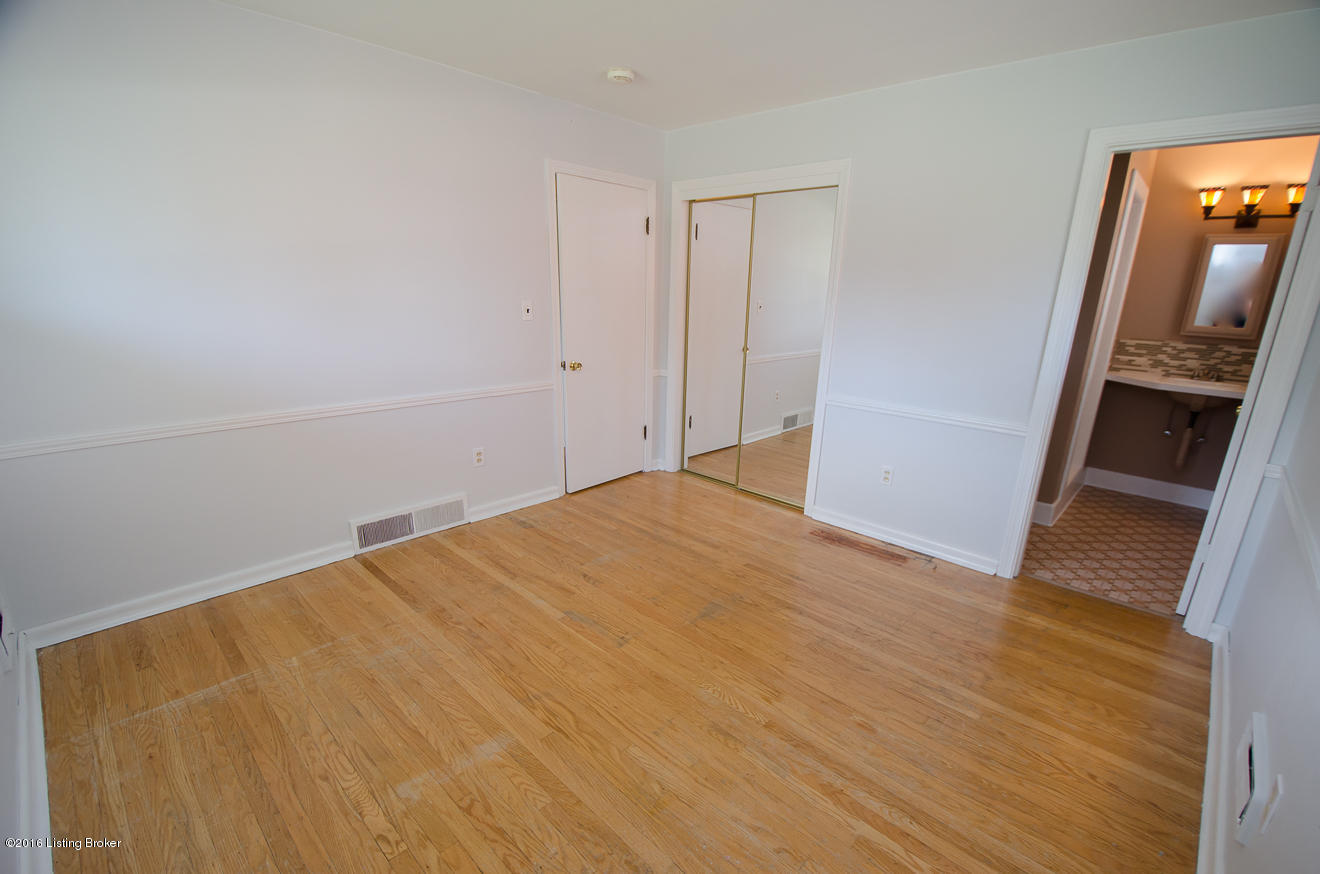 4247 Middlebrook Road Louisville, KY 40207 - Photo 18 of 49 Master Bdrm
