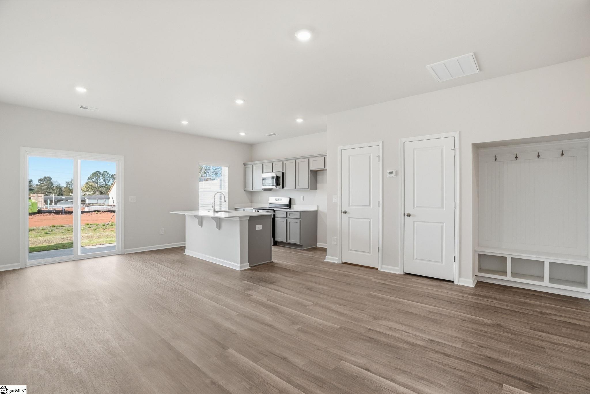 112 Lilac Loop Greenwood, SC 29646 - Photo 9 of 25