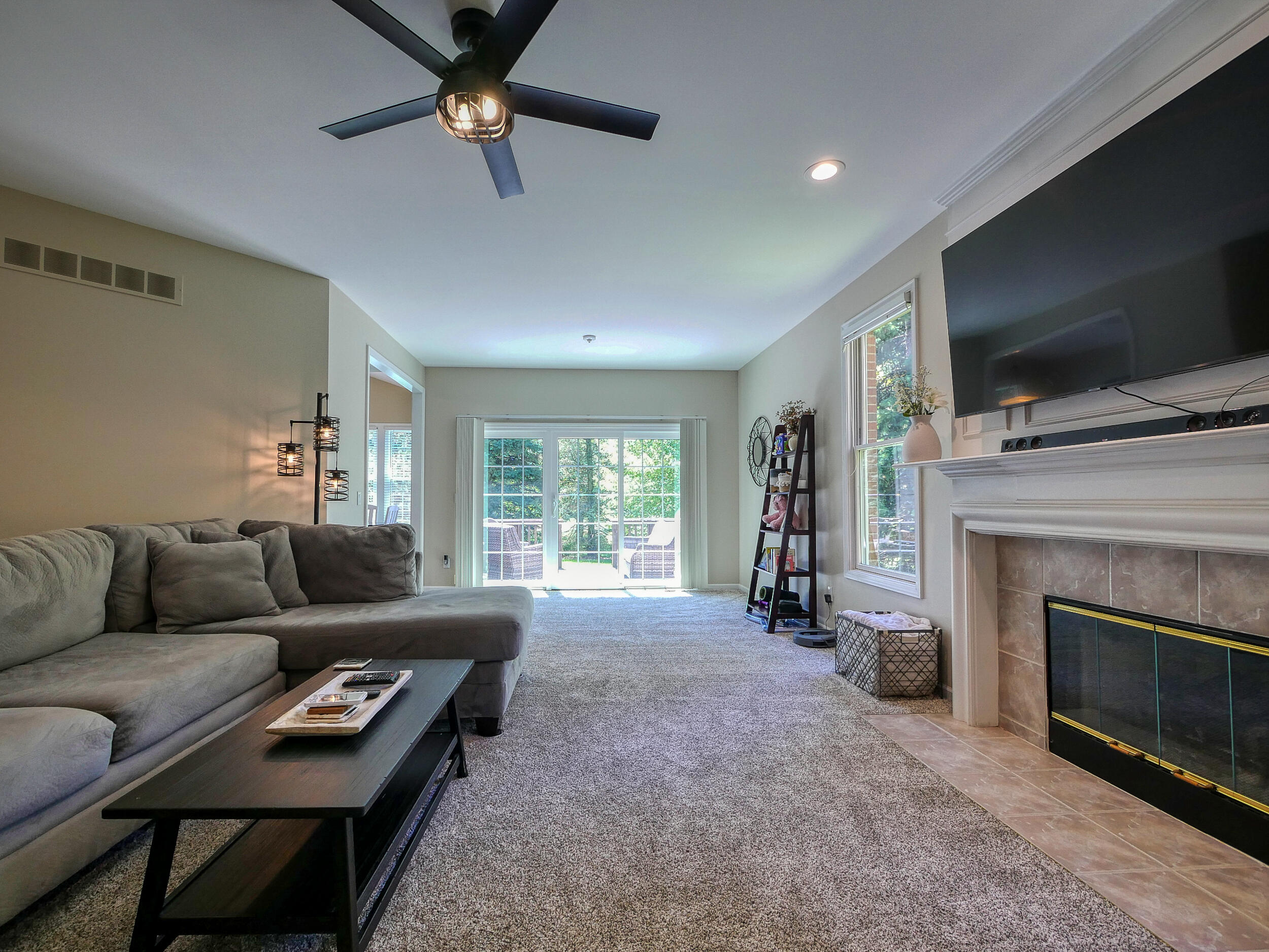 1322 Copper Circle Rochester, MI 48306 - Photo 5 of 38 Rochester-34