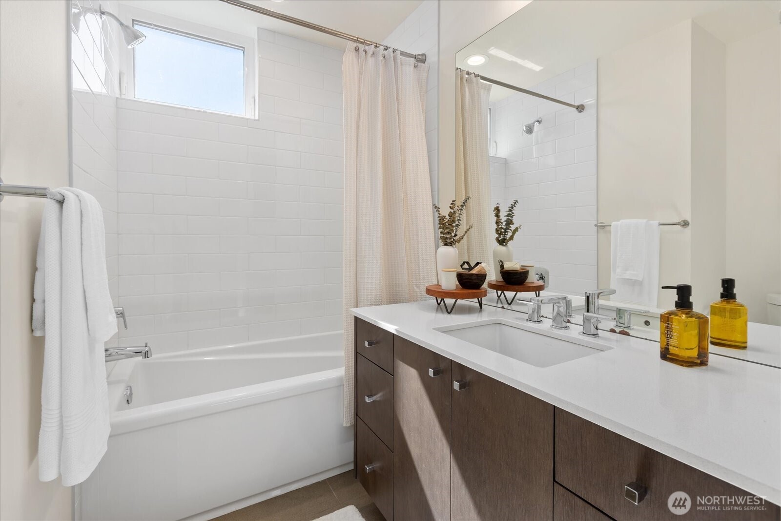 721 24th Avenue South Seattle, WA 98144 - Photo 16 of 30