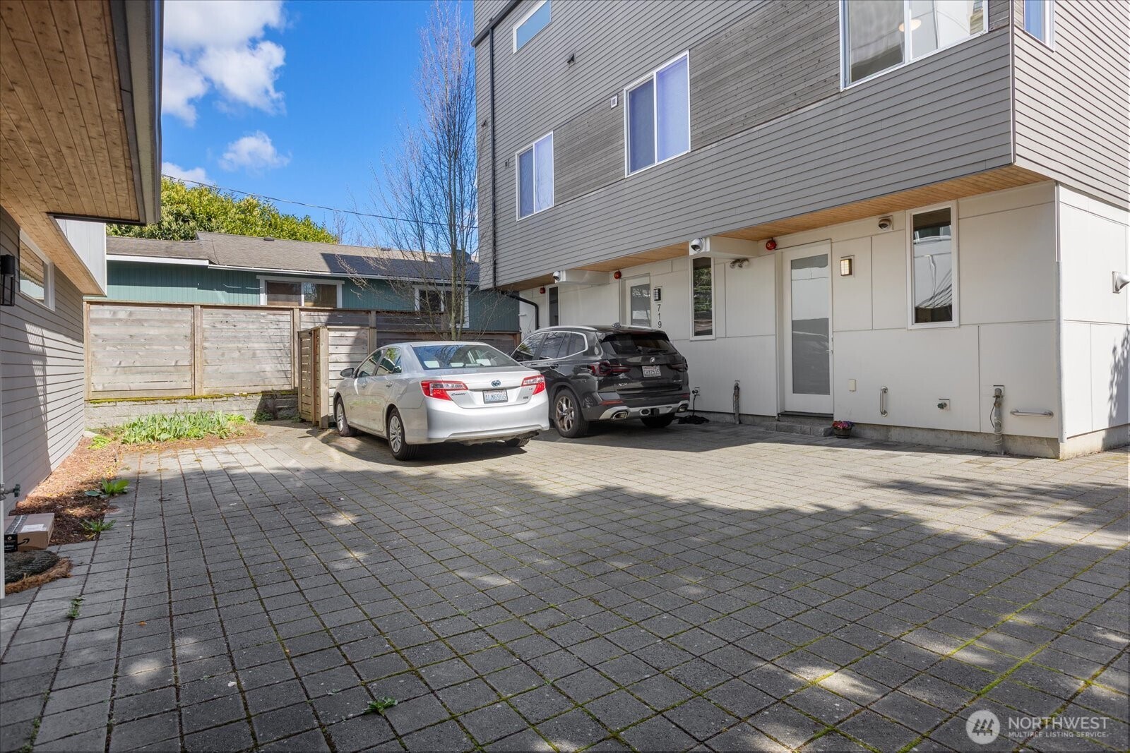 721 24th Avenue South Seattle, WA 98144 - Photo 3 of 30