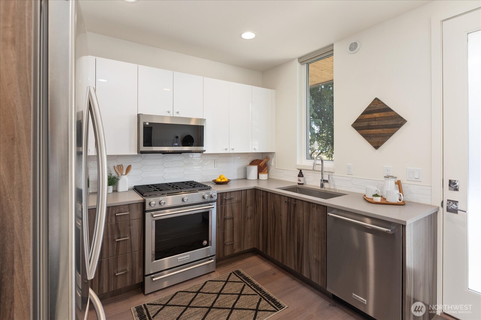 721 24th Avenue South Seattle, WA 98144 - Photo 10 of 30