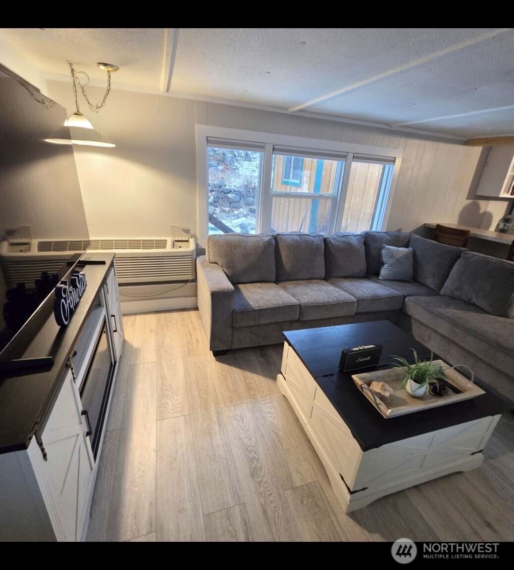 12245 South Lakeshore Road, Unit 44 Chelan, WA 98816 - Photo 4 of 18