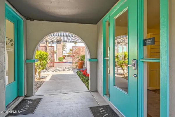 $1,326 | 1645 East Thomas Road, Unit 2, Phoenix, AZ 85016