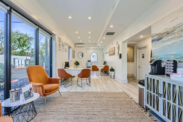 $1,256 | 1645 East Thomas Road, Unit 2, Phoenix, AZ 85016