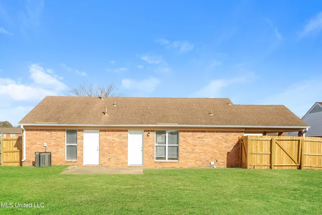 $1,800 | 6213 Magnolia Lakes Drive, Olive Branch, MS 38654