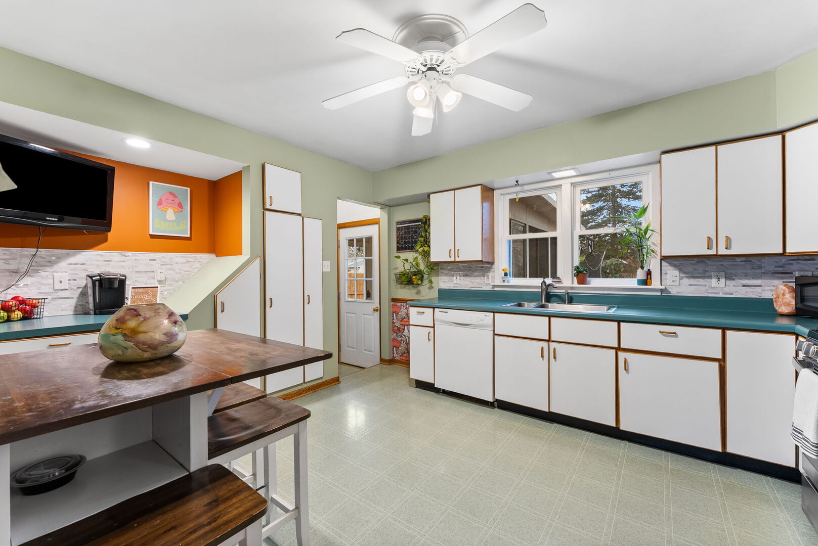 5100 11th Avenue Moline, IL 61265 - Photo 6 of 33