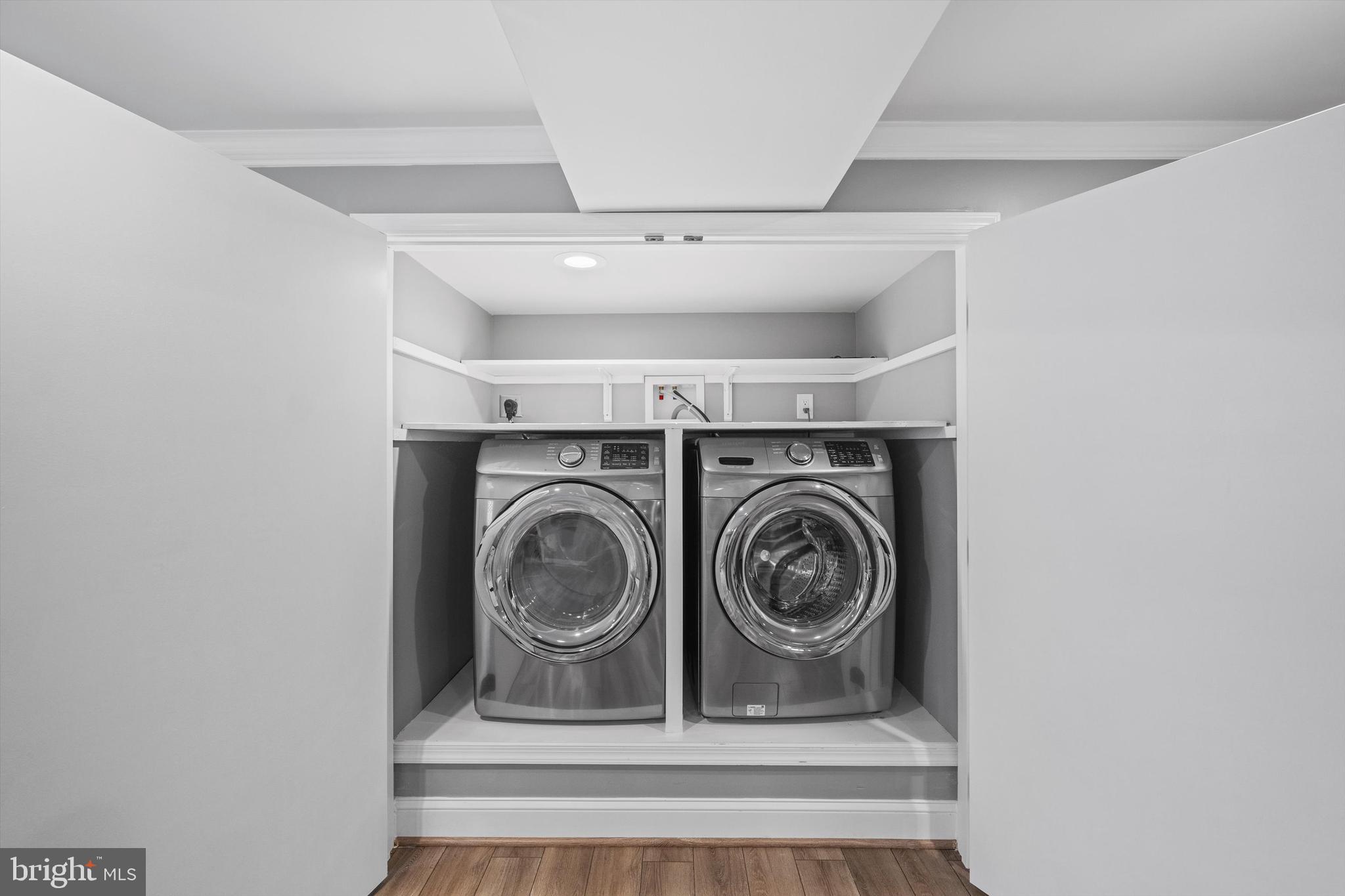 3206 North Glebe Road Arlington, VA 22207 - Photo 18 of 20 a utility room with dryer and washer