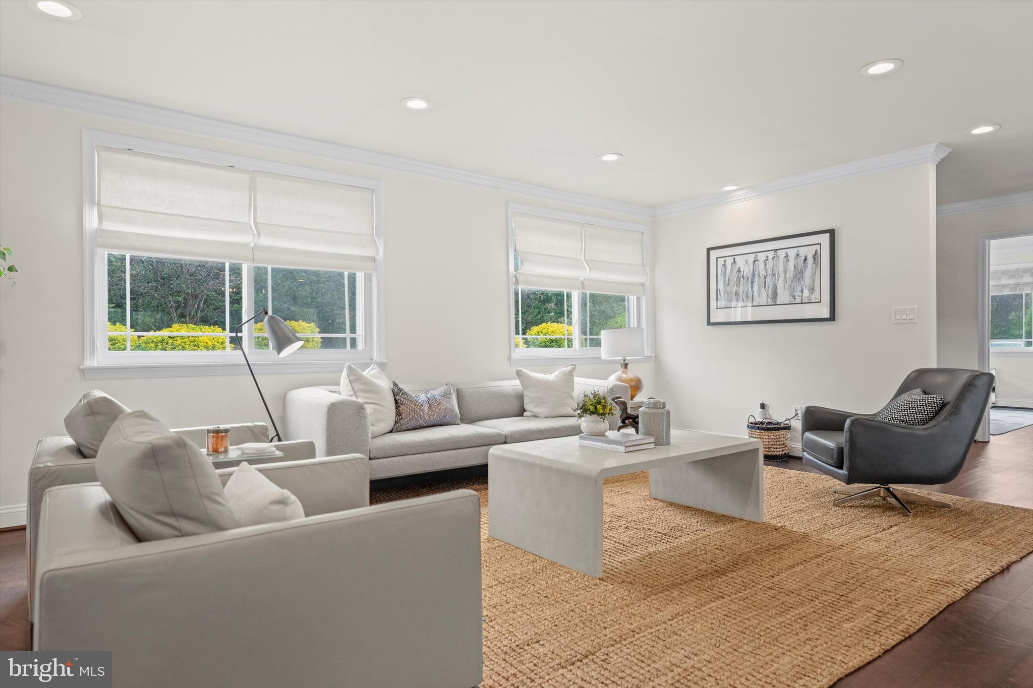 3206 North Glebe Road Arlington, VA 22207 - Photo 4 of 20 a living room with furniture and a window