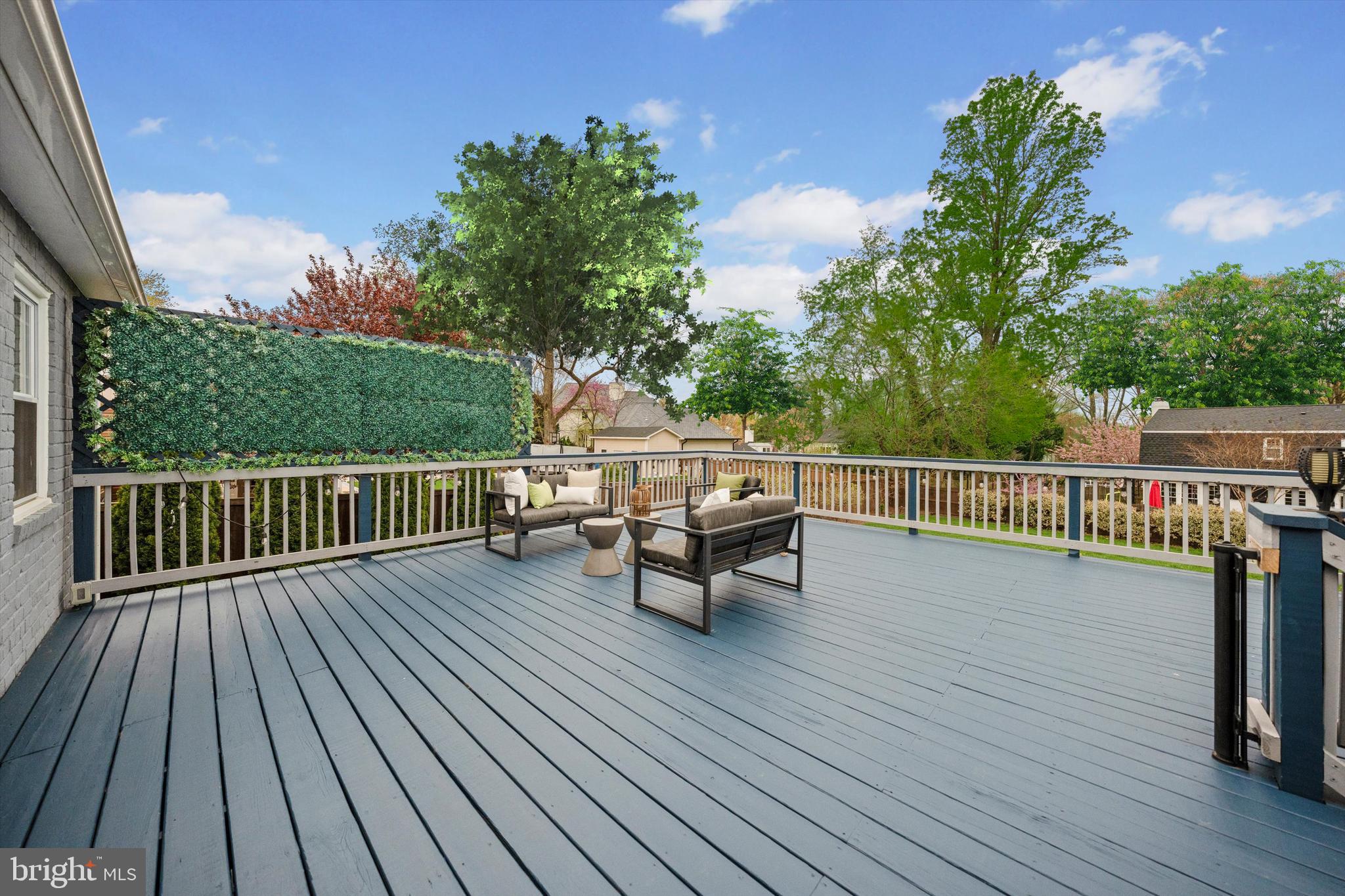 3206 North Glebe Road Arlington, VA 22207 - Photo 6 of 20 a view of balcony with wooden floor and fence