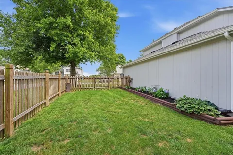 $450,000 | 5900 Meadowsweet Lane, Shawnee, KS 66226