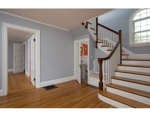 26 Leighton Road Wellesley, MA 02482 - Photo 3 of 9