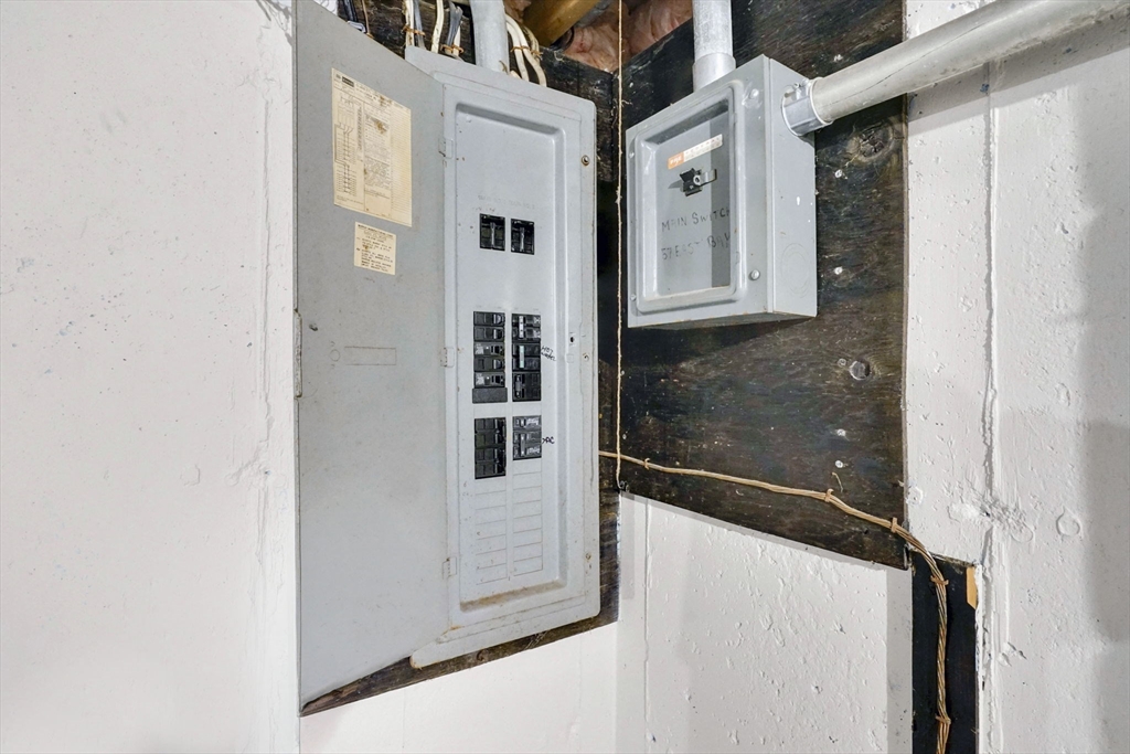 57-59 East Bay Path Terrace Springfield, MA 01109 - Photo 26 of 34