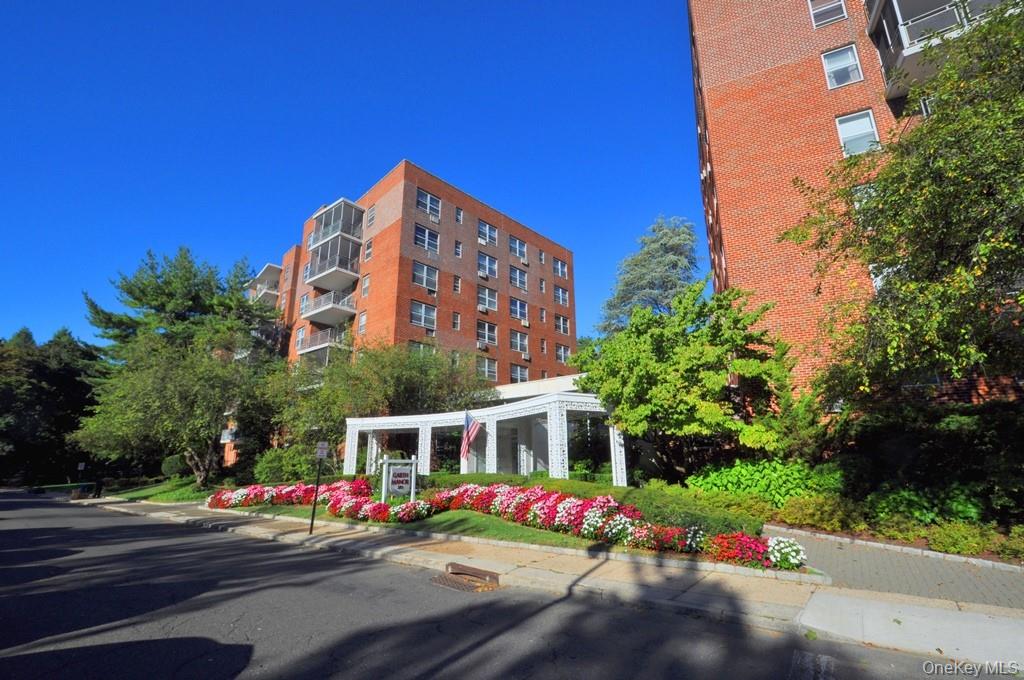 281 Garth Road, Unit B6D Scarsdale, NY 10583 - Photo 2 of 35 Garth Manor is a doorman building with an elegant lobby, manicured courtyard, laundry on every floor and is made up of three buildings (Andover, Bristol and Cambridge). Garth Manor has new elevators, renovated lobby and public area including the center courtyard. Many of the apartments even have their own patio or balcony.