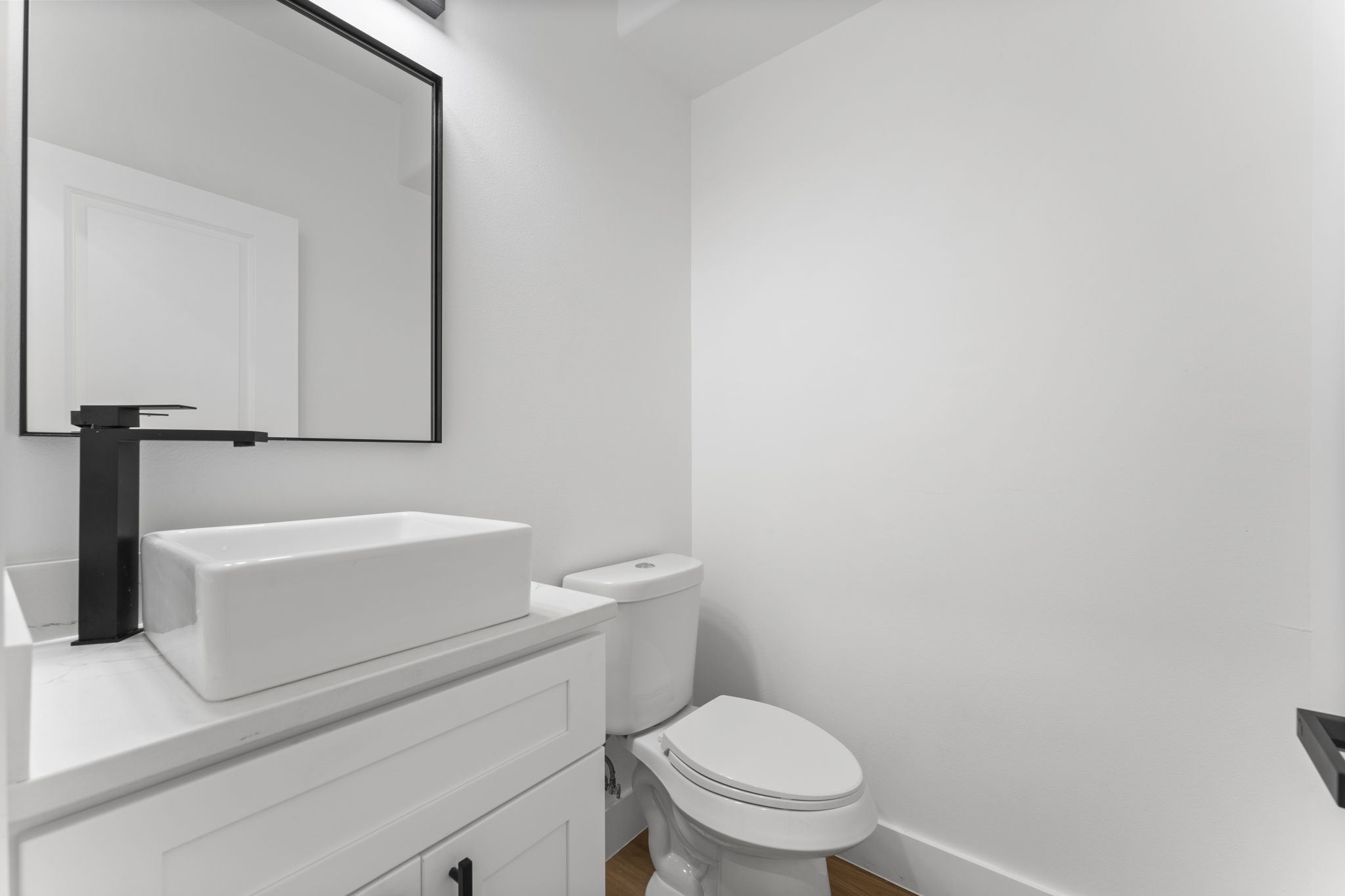 8205 Carver Road, Unit B Houston, TX 77088 - Photo 11 of 26 Half Bathroom