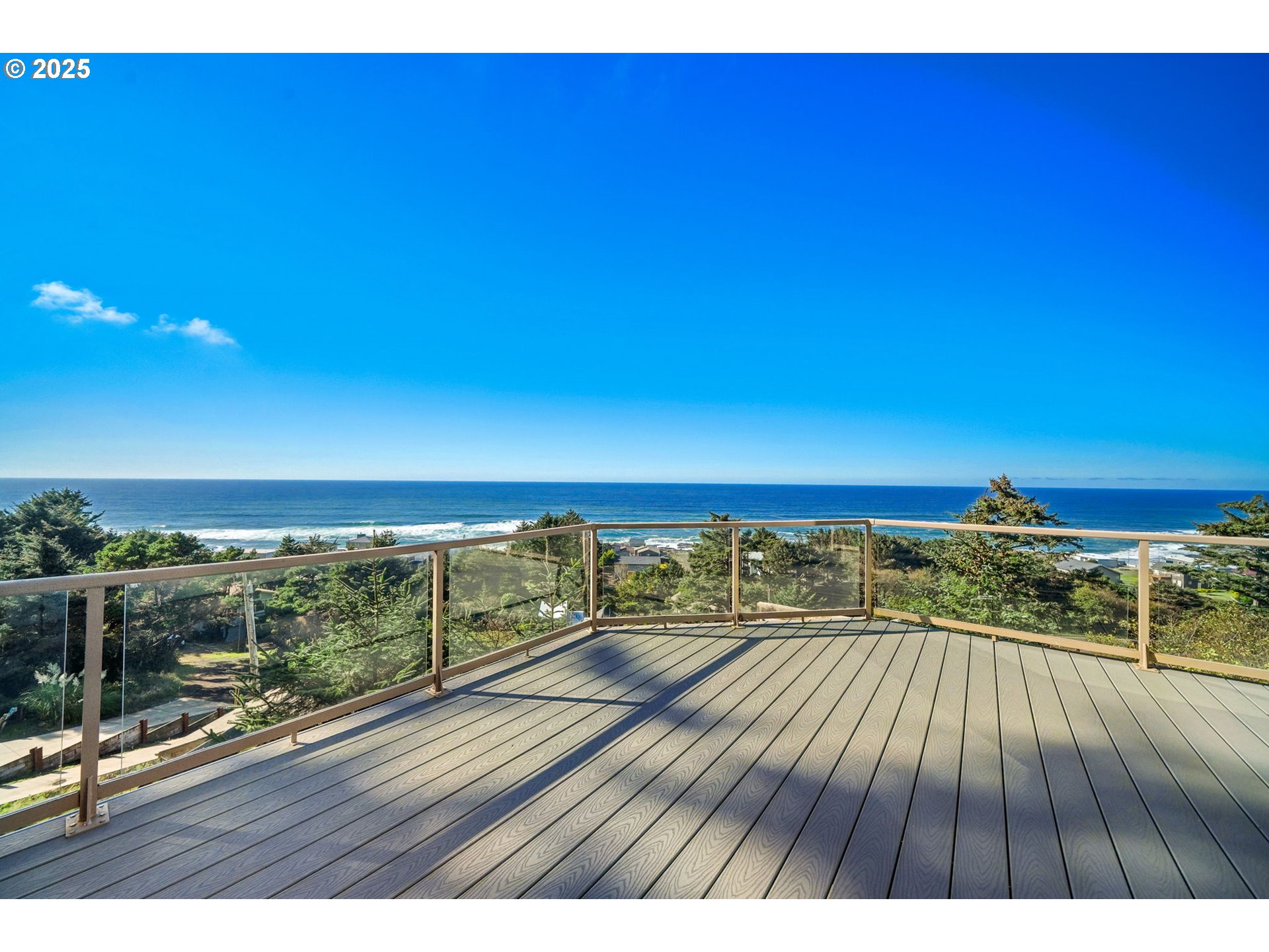 674 Pacific View Drive Yachats, OR 97498 - Photo 21 of 47 a view of city and ocean