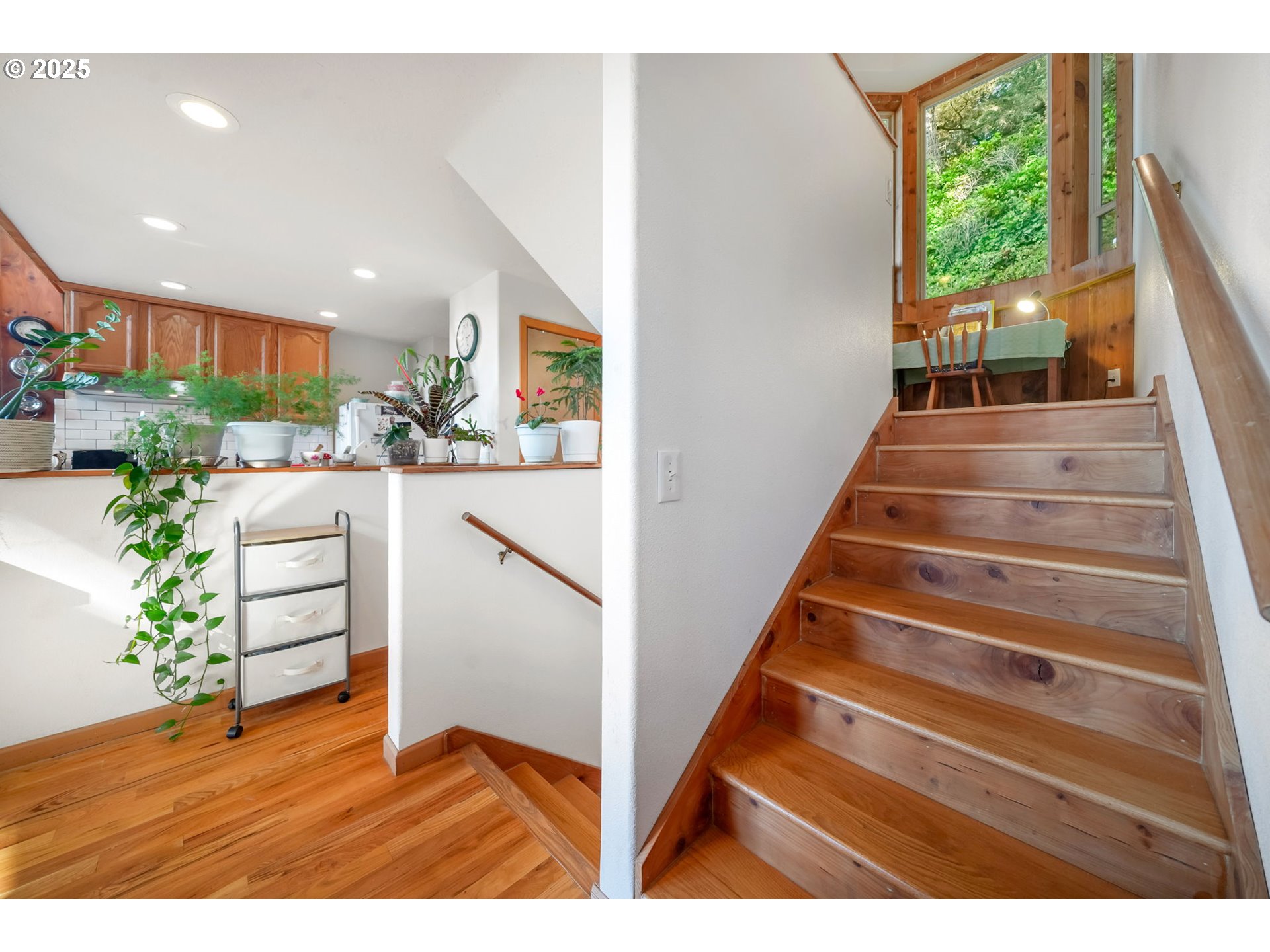674 Pacific View Drive Yachats, OR 97498 - Photo 32 of 47 a view of entryway and hall with wooden floor
