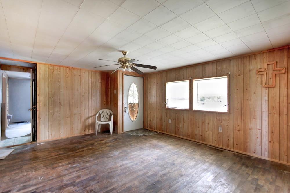 126 Coon Hollow Road Sunbright, TN 37872 - Photo 4 of 21 Living Room