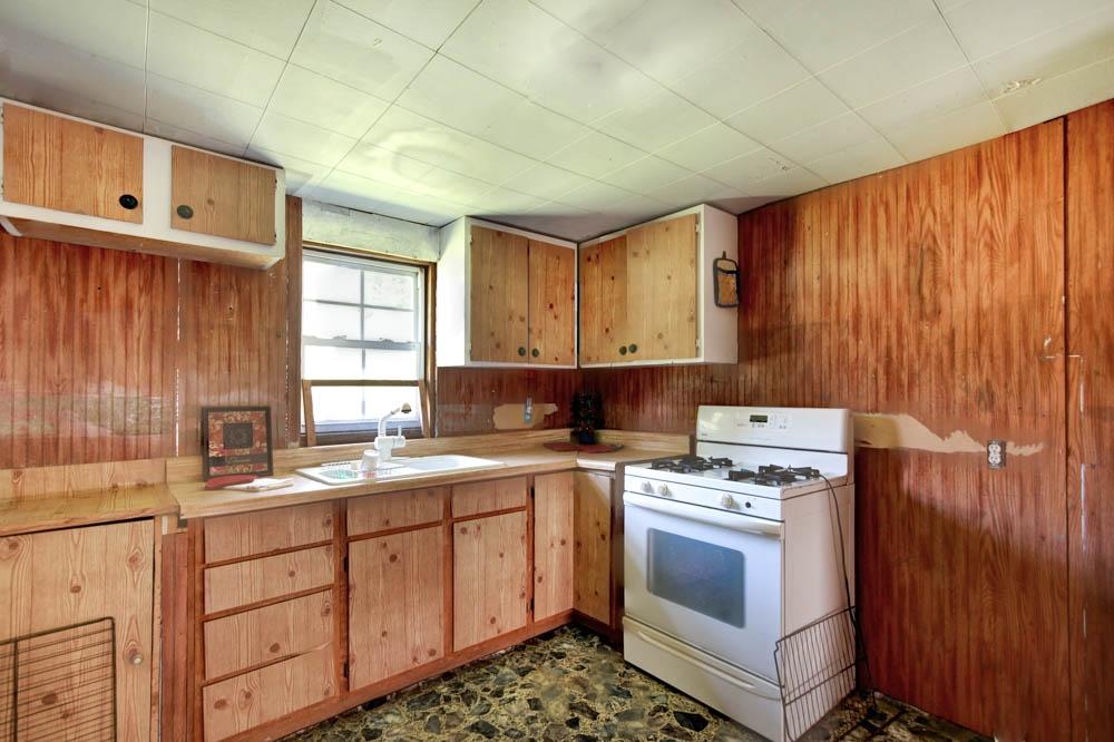 126 Coon Hollow Road Sunbright, TN 37872 - Photo 6 of 21 Kitchen