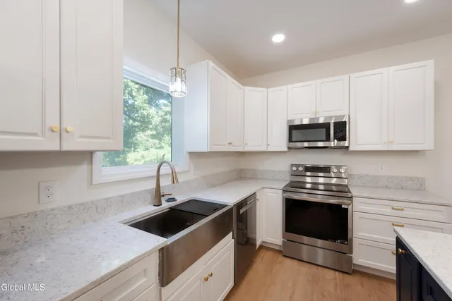 $629,000 | 4870 Highway 50, Gansevoort, NY 12831