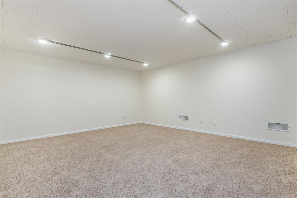 2006 Borger Plainview, TX 79072 - Photo 6 of 27 a view of an empty room