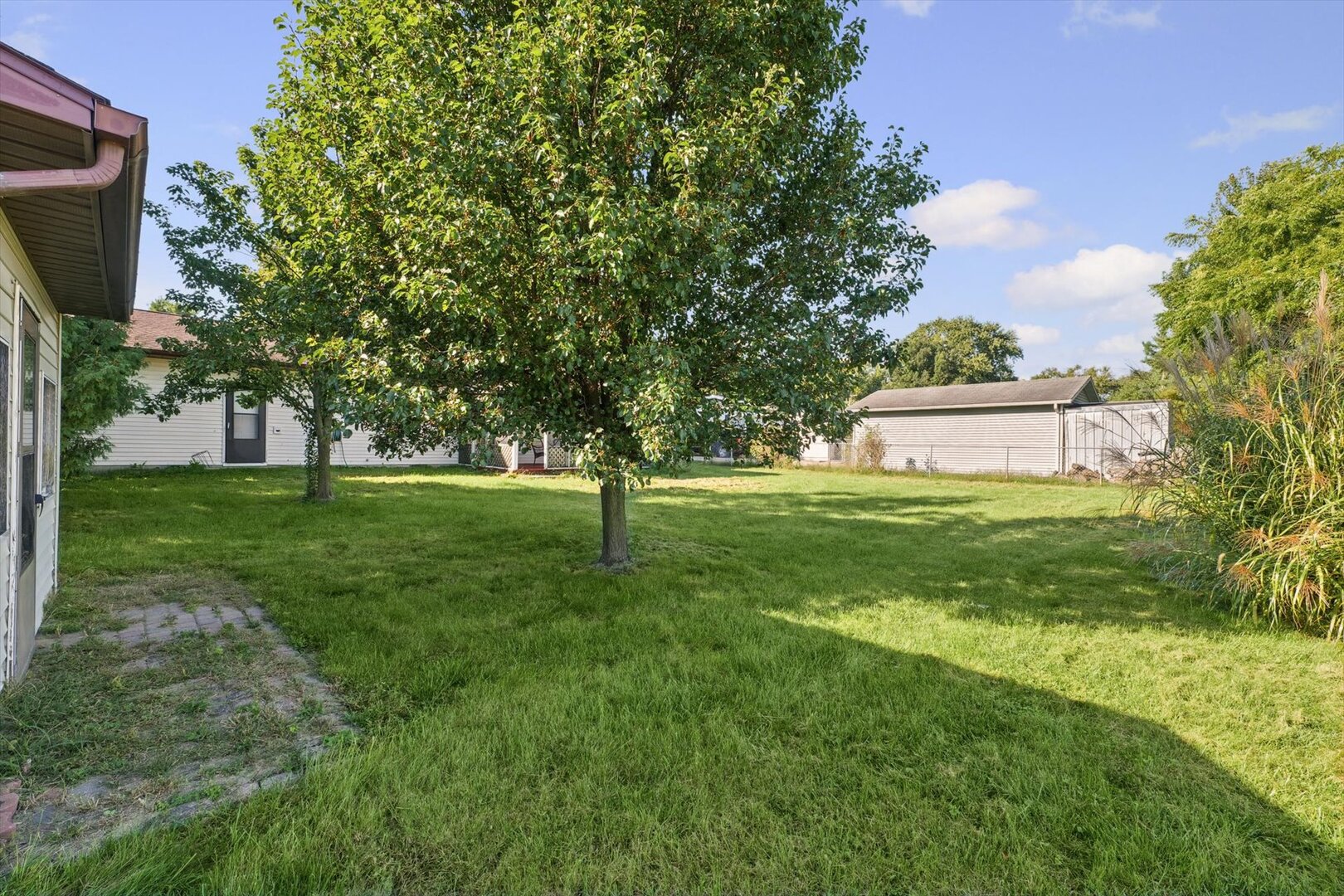 2210 East Perkins Road Urbana, IL 61802 - Photo 33 of 37 Gallery Image 33