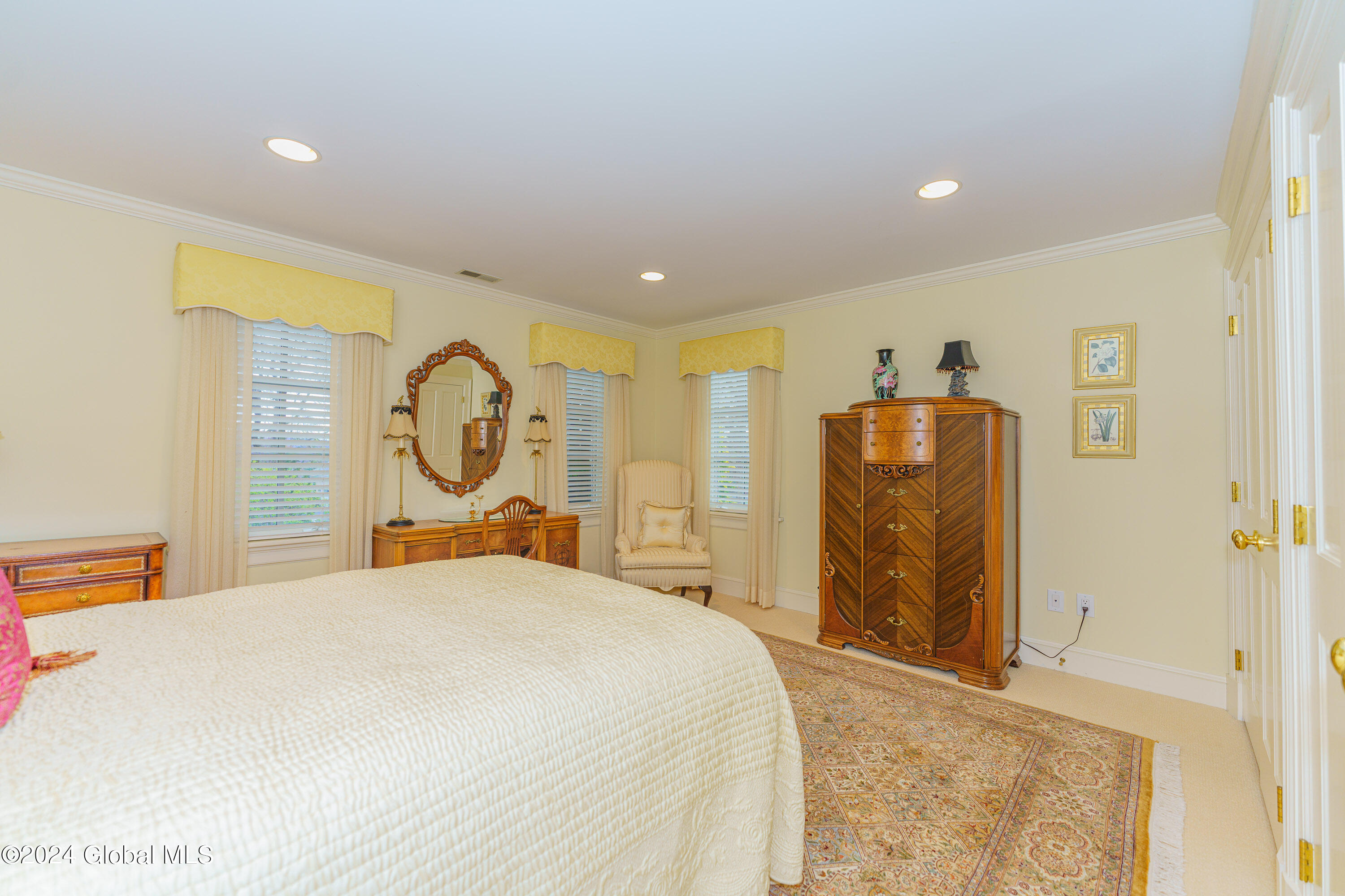 34 East Ridge Road Colonie, NY 12211 - Photo 46 of 103 10 Bedroom 1