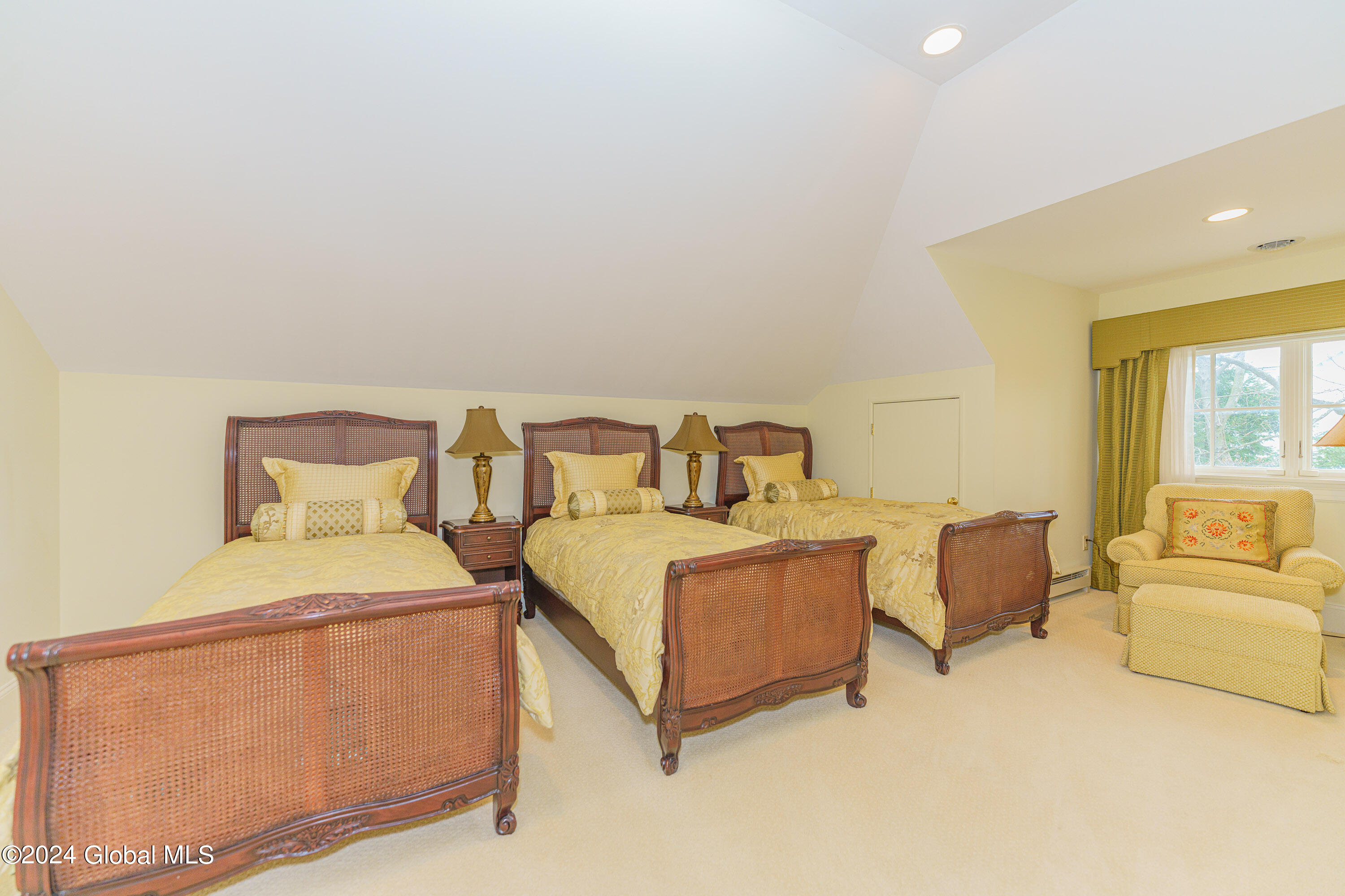 34 East Ridge Road Colonie, NY 12211 - Photo 54 of 103 10 Bedroom 9