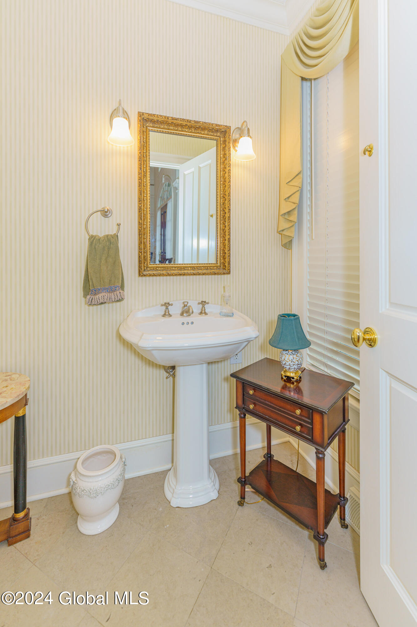 34 East Ridge Road Colonie, NY 12211 - Photo 59 of 103 11 Bathroom 2