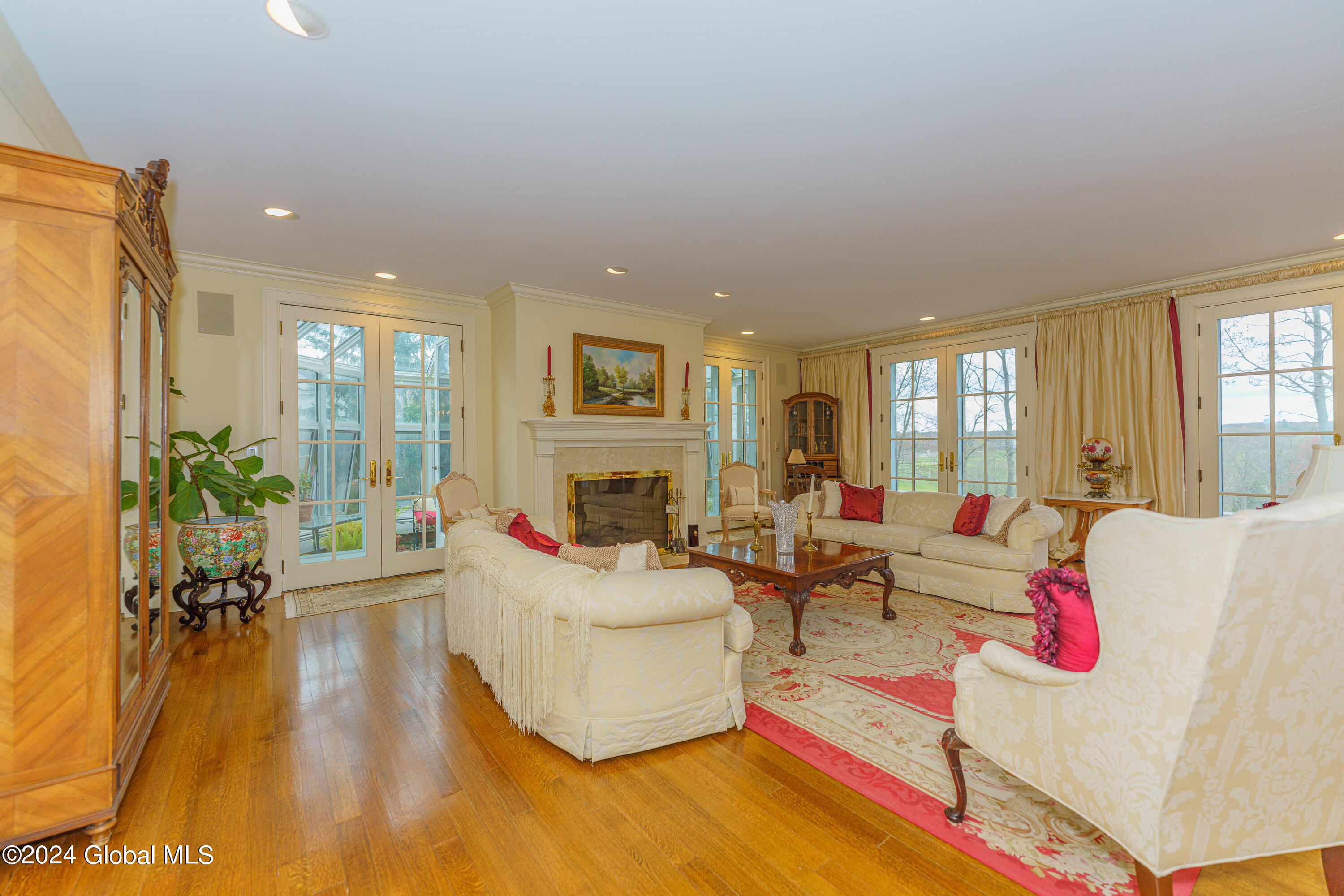 34 East Ridge Road Colonie, NY 12211 - Photo 10 of 103 2 Livingroom 1