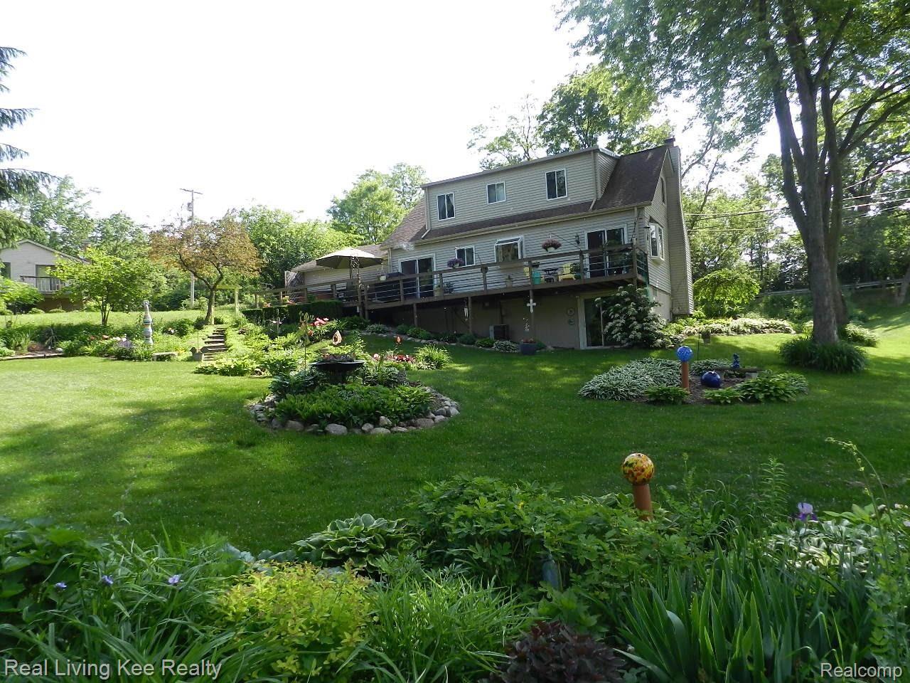 4138 Rohr Road Lake Orion, MI 48359 - Photo 13 of 51 DSCN4673.JPG
