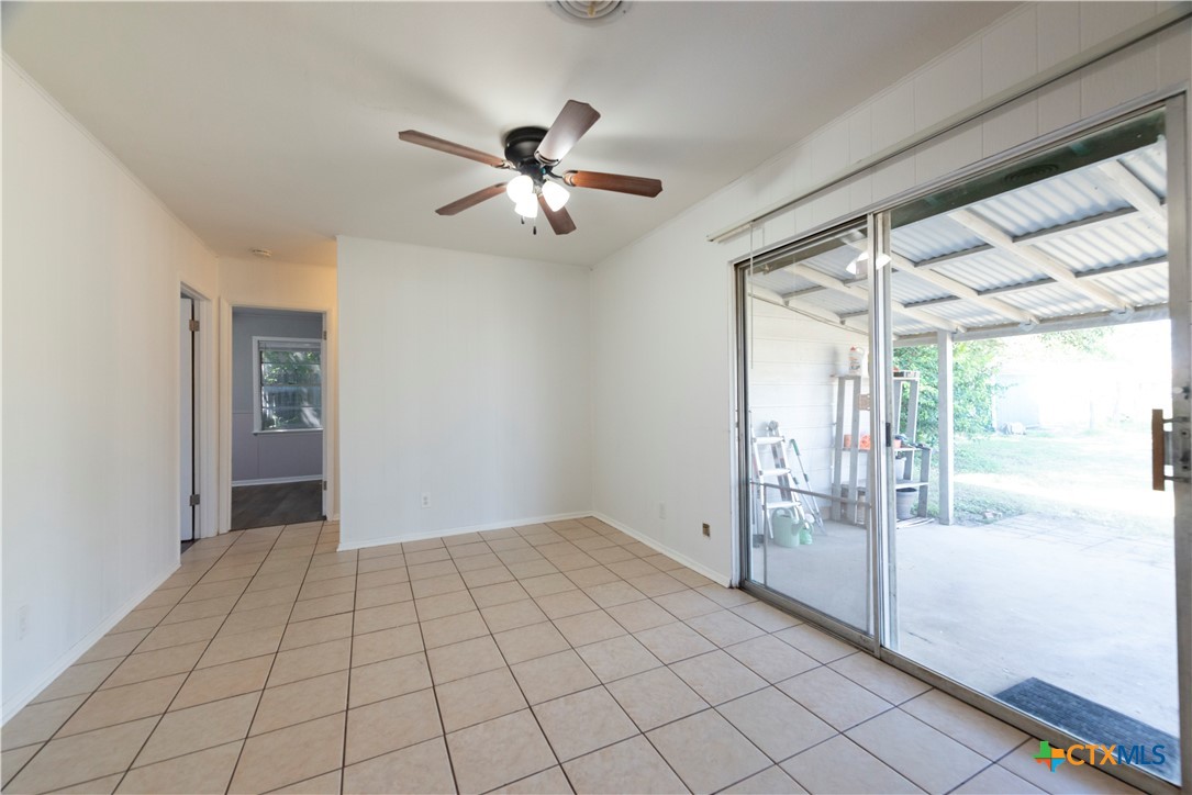 1201 Ridgemont Drive Killeen, TX 76549 - Photo 17 of 21 a view of an empty room and window
