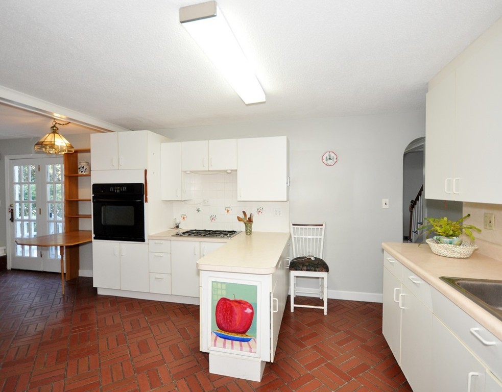 69 School Street Lexington, MA 02421 - Photo 4 of 22 Gallery Image 4